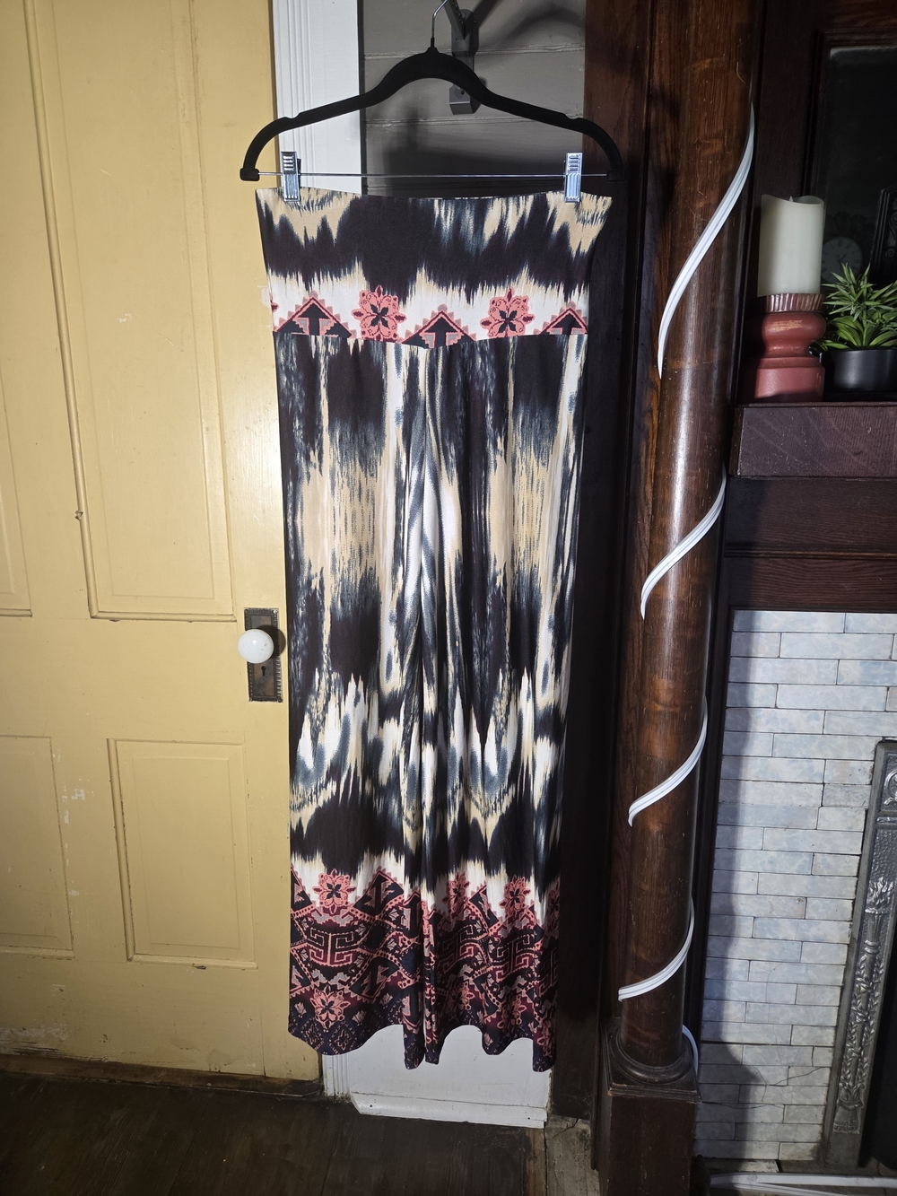 Jon & Anna Wide-Leg Tie-Dye Pants with Pink Border